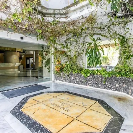 Studio Green Park Aparthotel *